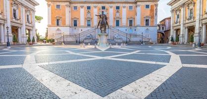 plaza del capitolio en roma, italia. hecho por michelangelo, es el hogar del ayuntamiento de roma foto