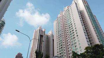 edifícios residenciais altos na cidade video