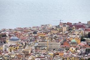 vista aérea de la colina pizzofalcone en nápoles foto