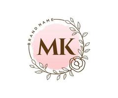 logotipo femenino mk inicial. utilizable para logotipos de naturaleza, salón, spa, cosmética y belleza. elemento de plantilla de diseño de logotipo de vector plano.