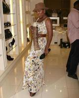 Sheryl Lee Ralph shopping for shoes and purses in Sherman Oaks, CA on October 9, 2008 photo