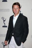 bradley bell llegando a la recepción diurna de los nominados a los emmy en la academia de televisión en north hollywood, ca el 27 de agosto de 2009 foto