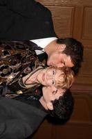 christian leblanc, jeanne cooper y david lago llegando a los premios aftra media and entertainment heritage awards amees en el hotel biltmore en los angeles, ca el 9 de marzo de 2009 foto