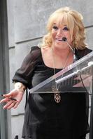 tanya tucker en la ceremonia de la estrella del paseo de la fama de hollywood para crystal gayle on vine, justo al norte de sunset blvd los angeles, ca 2 de octubre de 2009 foto