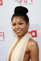 amerie llega al saludo afi a warren beatty en el teatro kodak en los angeles, ca 12 de junio de 2008 foto