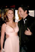 jennifer love hewitt y novio 27 vestidos estreno mann s village theater westwood, ca 7 de enero de 2008 foto