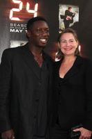 hakeem kae-kazim y cherry jones llegando a la proyección final de la temporada 24 temporada 8 y lanzamiento en dvd de la temporada 7 en el teatro wadworth en westwood, ca el 12 de mayo de 2009 foto