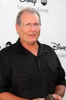 ed o neill llegando a la fiesta abc tv tca en el hotel y spa langham huntington en pasadena, ca el 8 de agosto de 2009 foto