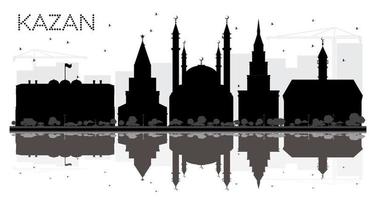 kazan rusia ciudad horizonte silueta en blanco y negro con reflejos. vector