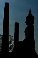 silueta del templo tailandés foto