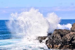 Huge sea waves photo