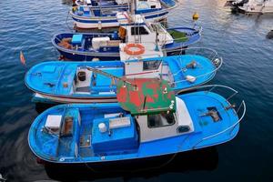 barcos en el agua foto