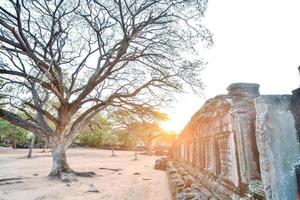 ruinas tailandesas de phimai foto