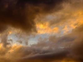 vista del cielo al atardecer foto