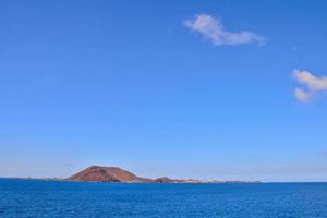 vista al mar durante el día foto