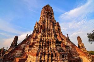 antiguo templo budista en el este de asia foto