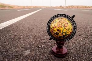 globo en la carretera foto