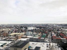 una vista de reykjavik en el invierno foto