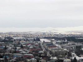 una vista de reykjavik en el invierno foto