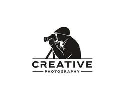 diseño de logotipo de fotografía creativa vintage para fotógrafo o creador de contenido vector