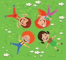 niños lindos felices sonriendo acostados en la hierba vector