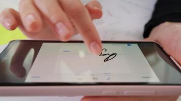 macro digitale firma, smartphone, elettronico firma video