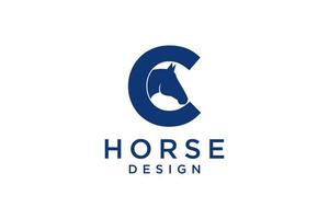 el diseño del logotipo con la letra c inicial se combina con un símbolo de cabeza de caballo moderno y profesional vector