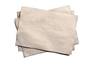 algunas piezas en blanco antiguas de manuscritos o pergaminos antiguos de papel desmoronado foto