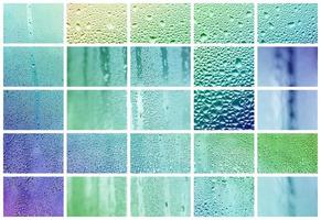 un collage de muchos fragmentos diferentes de vidrio, decorado con gotas de lluvia del condensado. tonos primaverales con colores verde y azul foto