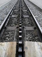 vista de cerca en el ferrocarril foto