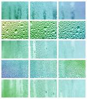 un collage de muchos fragmentos diferentes de vidrio, decorado con gotas de lluvia del condensado. tonos primaverales con colores verde y azul foto