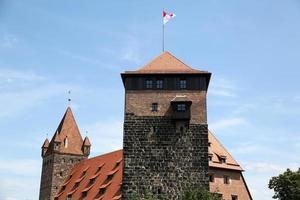torre de luginsland en el castillo de nuremberg en alemania foto