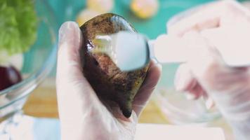 Crush the baked beets with a blender. Macro shooting video