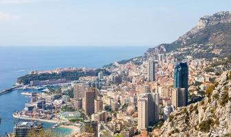 monte carlo - vista panorámica de la ciudad. puerto y horizonte de mónaco. foto