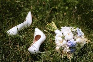 zapatos de boda de la novia foto