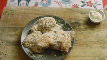 o processo antes depois de fazer cozinha natalina, preparo frango frito video