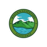 logotipo o símbolo de aventura de montaña y mar vector