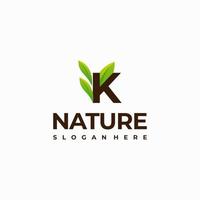 Diseños de logotipo de naturaleza inicial de hoja de letra k, ilustración de icono de vector de logotipo de naturaleza verde de letra moderna