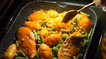 Honey-Mustard CHICKEN and VEGETABLES recipe. Retro style filming video