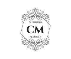 colección de logotipos de monograma de boda con letras iniciales cm, plantillas florales y minimalistas modernas dibujadas a mano para tarjetas de invitación, guardar la fecha, identidad elegante para restaurante, boutique, café en vector