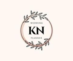 colección de logotipos de monograma de boda con letras iniciales kn, plantillas florales y minimalistas modernas dibujadas a mano para tarjetas de invitación, guardar la fecha, identidad elegante para restaurante, boutique, café en vector