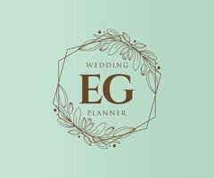 por ejemplo, colección de logotipos de monograma de boda con letras iniciales, plantillas florales y minimalistas modernas dibujadas a mano para tarjetas de invitación, guardar la fecha, identidad elegante para restaurante, boutique, café en vector