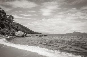 gran isla tropical ilha grande praia de palmas beach brasil. foto