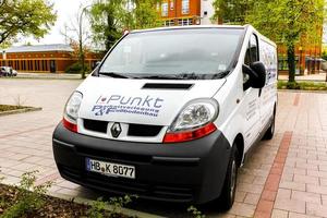 leherheide bremerhaven alemania 2010 furgoneta blanca se encuentra en un estacionamiento en alemania. foto