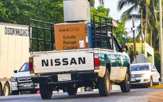 puerto escondido oaxaca mexico 2022 varias camionetas mexicanas autos 4x4 vehiculos todoterreno mexico. foto