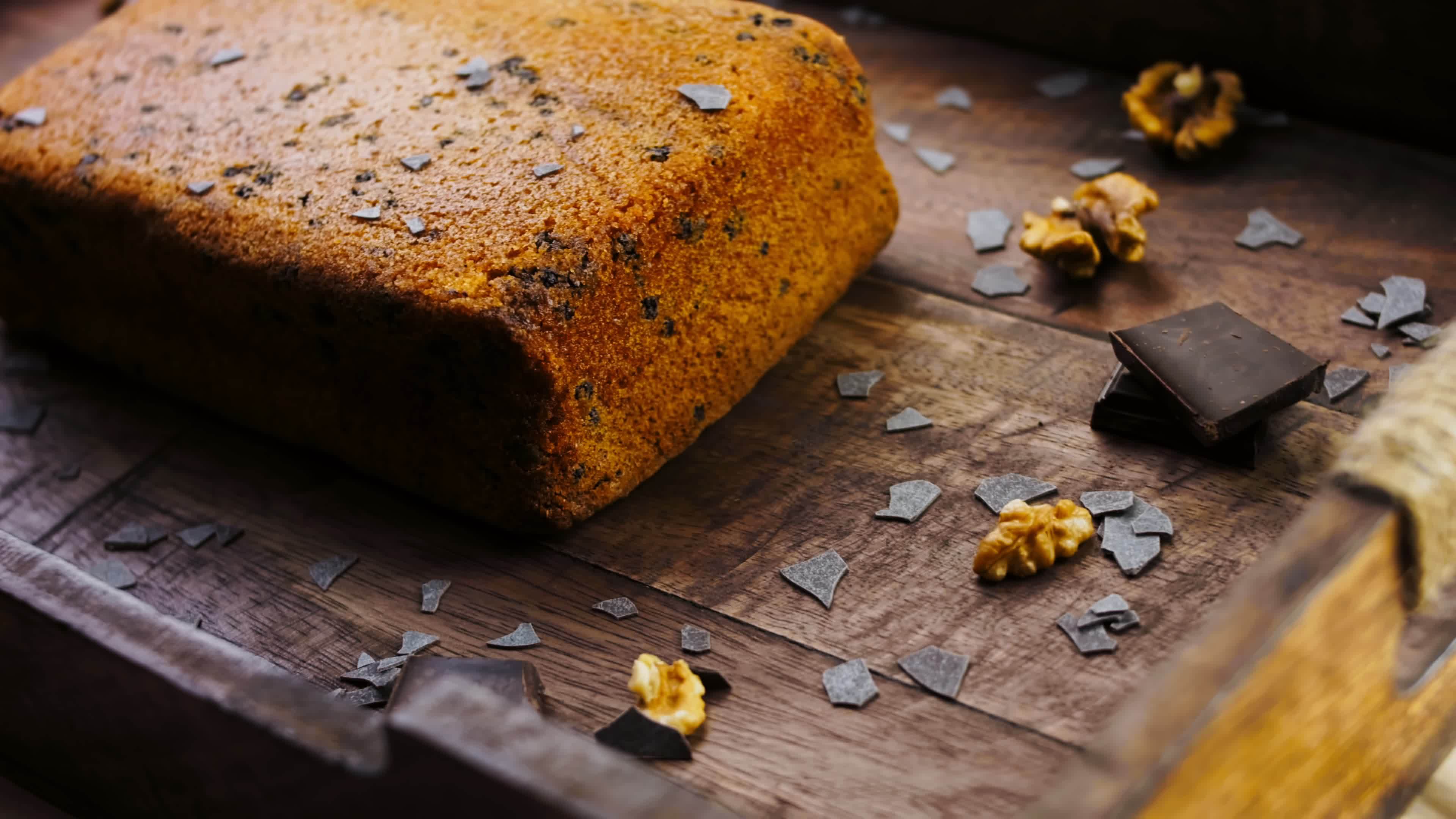 Stracciatella kuchen decorated with nuts and chocolate 15122674 Stock ...