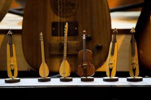 conjunto de modelos de instrumentos musicales de madera foto