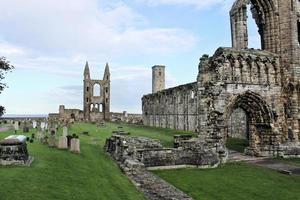 una vista de st andrews en escocia foto