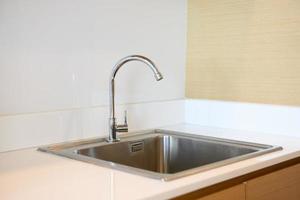 stainless steel kitchen sink photo
