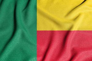 bandera nacional de la república de benin. el principal símbolo de un país independiente. un atributo del gran tamaño de un estado democrático. foto